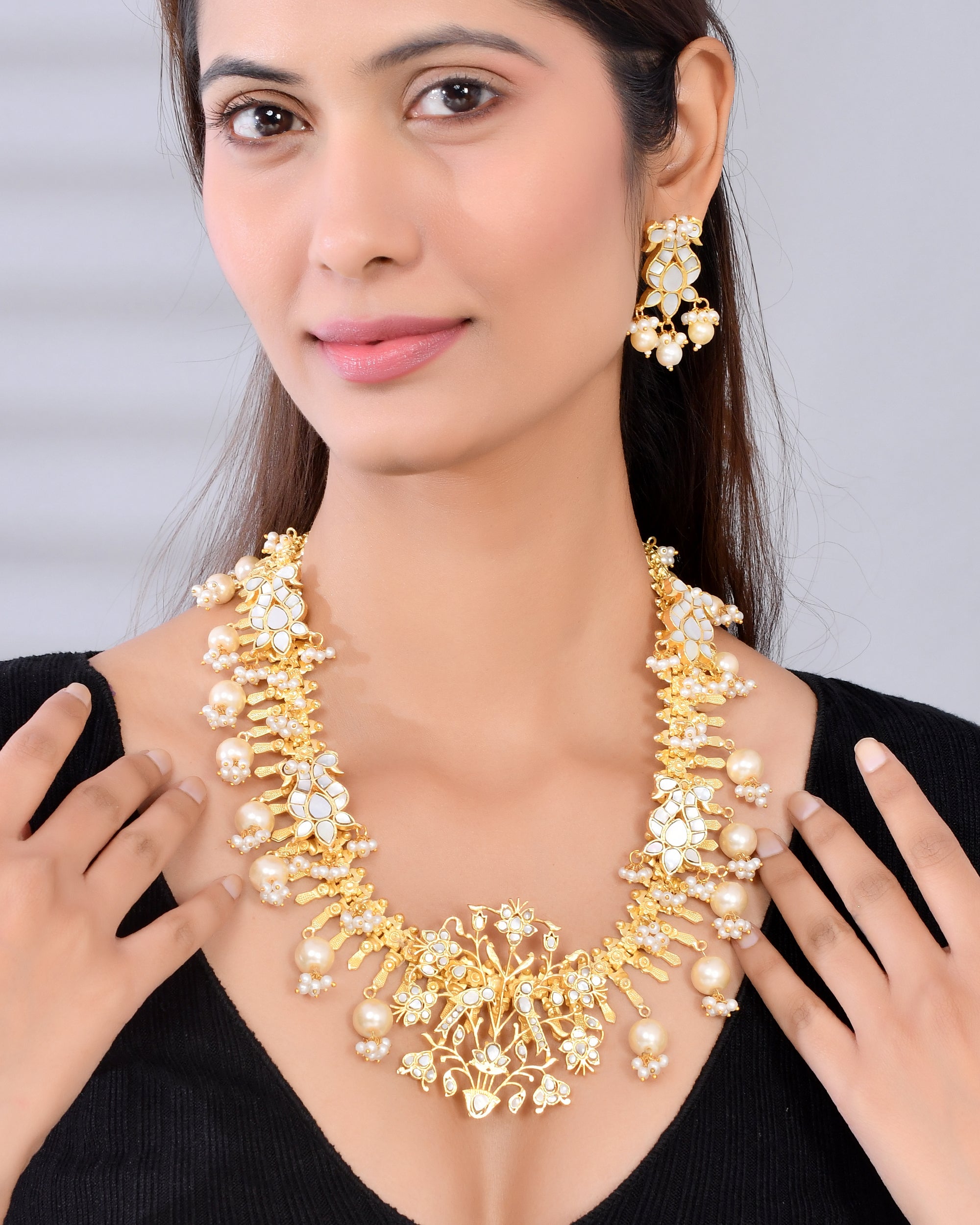 BEGUM JAHA NECKLACE
